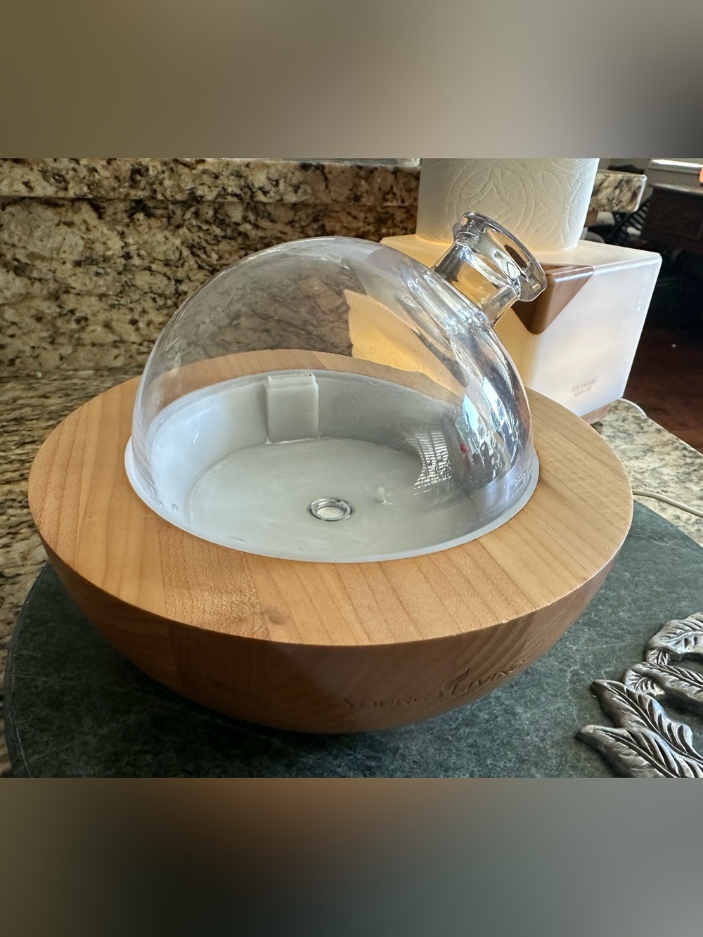 Young living aria essential oil diffuser read description
